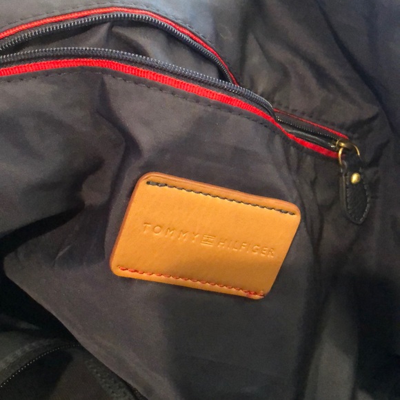 🎉HP🎉Tommy Hilfiger Travel Bag - Picture 9 of 16